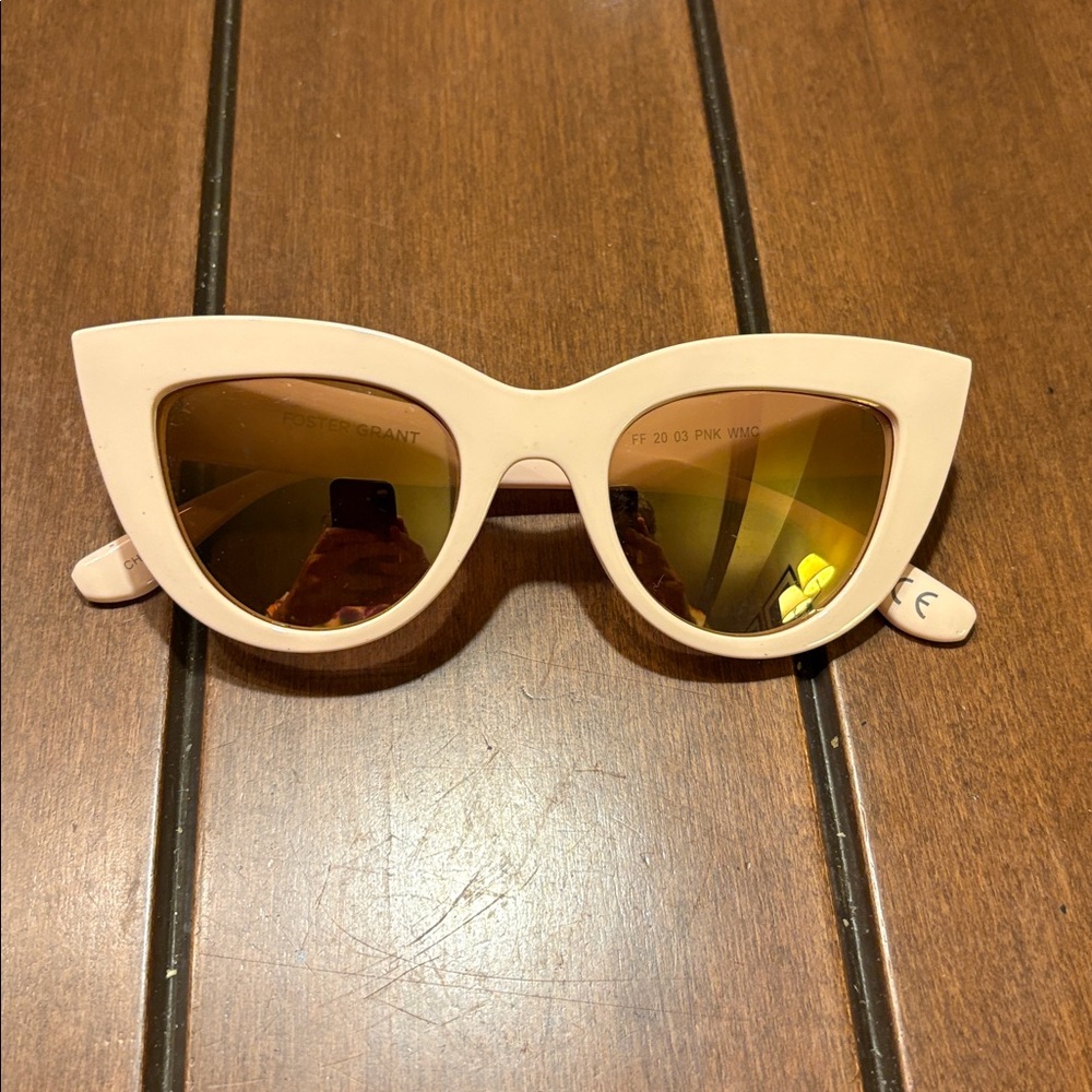 Foster Grant pink Cat-Eye Sunglasses